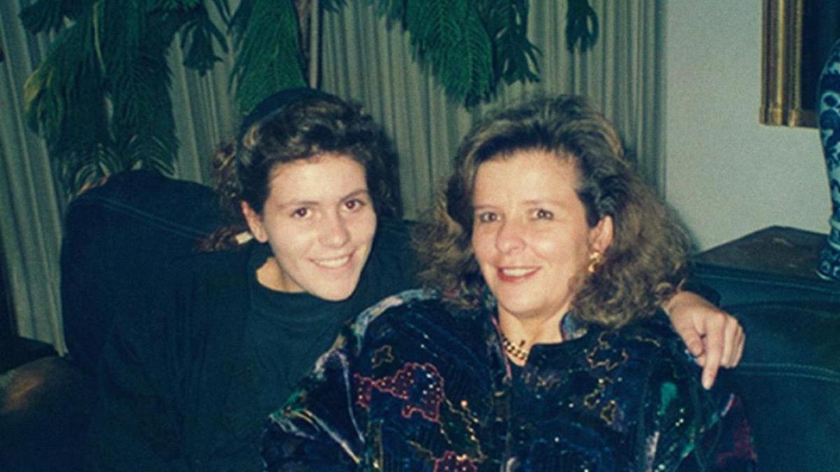 La tragedia que golpeó a la familia de Miguel Uribe Turbay en la guerra  contra el narcoterrorismo