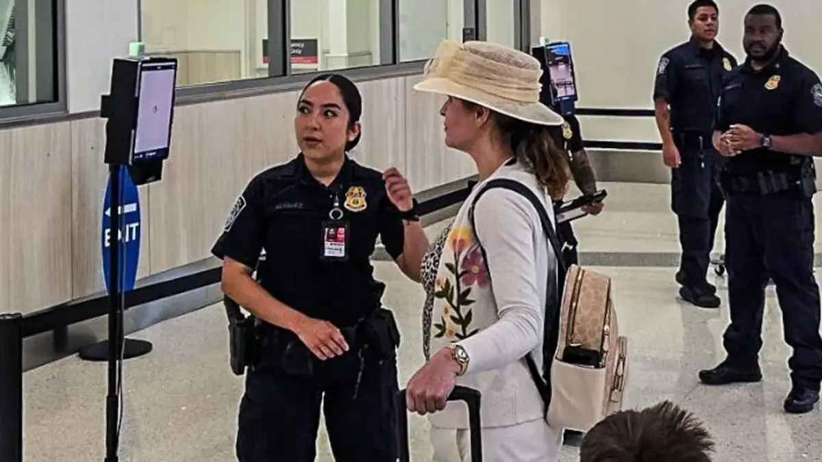 Ya se aplica en un nuevo aeropuerto: la tecnología que CBP quiere replicar en todo Estados Unidos