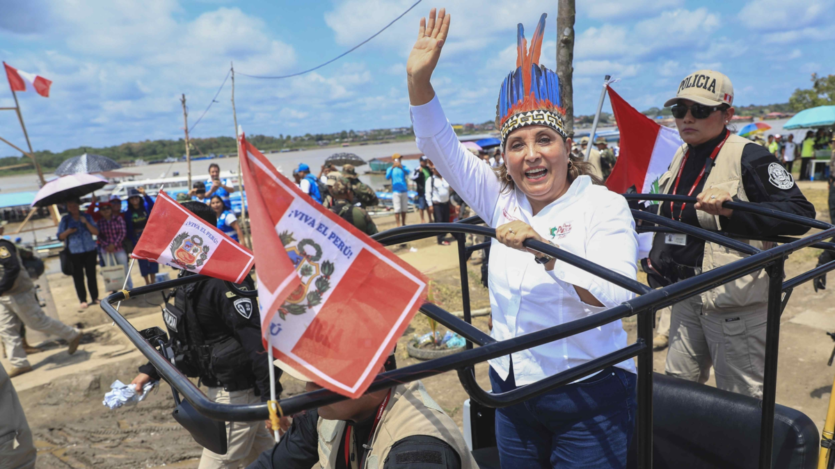 Perujska predsednica Dina Boluarte potrdila suverenost nad sporno amazonsko otoško ozemlje