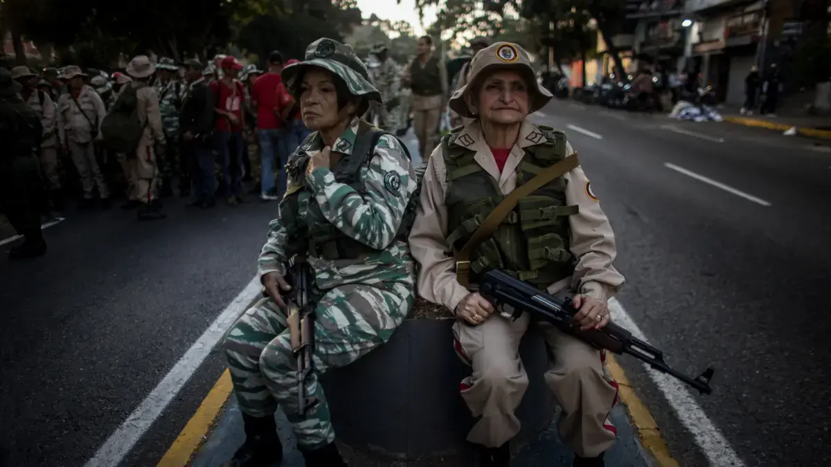 Así es la Milicia Bolivariana, el brazo armado de Maduro ante las amenazas de Estados Unidos: ¿en realidad son millones los combatientes en Venezuela?