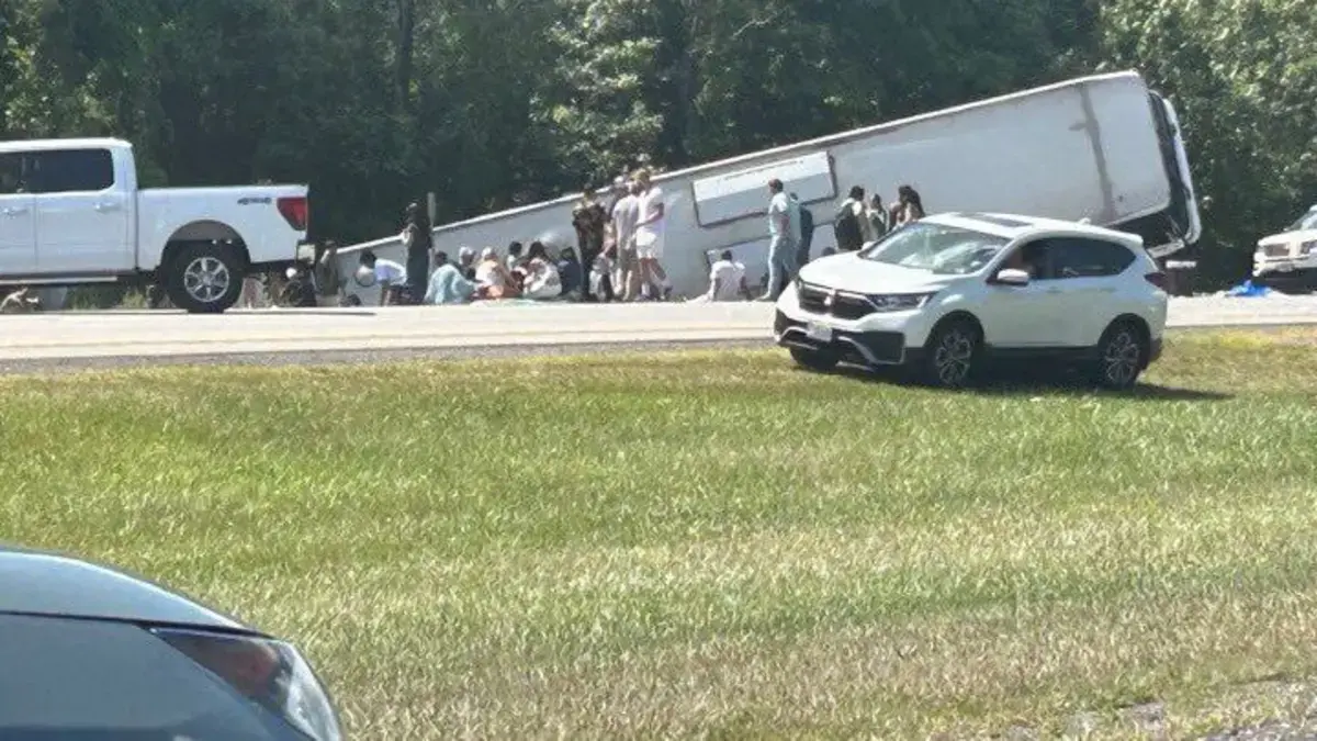Accidente de autobús en estado de Nueva York deja varios muertos: llevaba turistas, incluidos niños, que estaban conociendo Estados Unidos