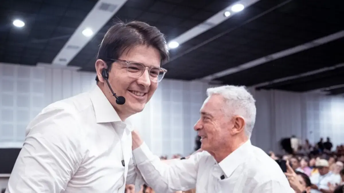Expresidente Álvaro Uribe visitará este sábado la tumba de Miguel Uribe y el sitio del atentado en Bogotá