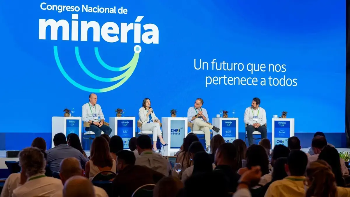 Expertos alertan de la situación fiscal de Colombia y la imposibilidad de sacar adelante una tributaria por 26 billones de pesos