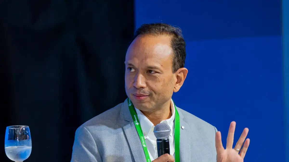 'Las instituciones en Colombia están funcionando, obviamente hay niveles de tensión muy grandes', Carlos Bernal, exmagistrado de Corte Constitucional