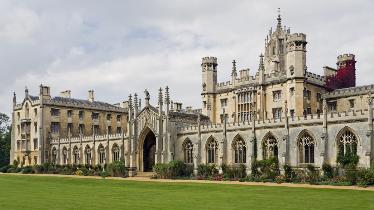 Universidad de Cambridge lanza curso gratis para aprender inglés