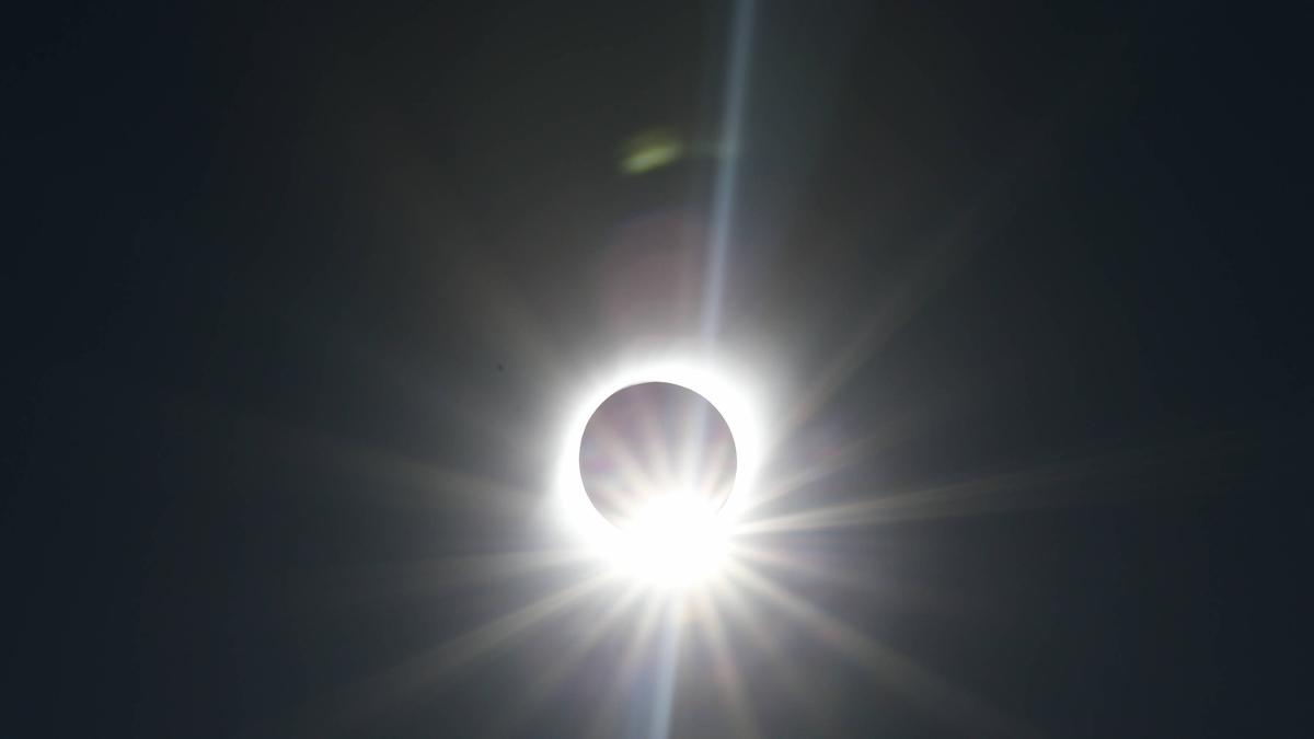 Eclipse de Sol: la ciudad a 7 horas de Florida en donde se verá mejor en todo el mundo