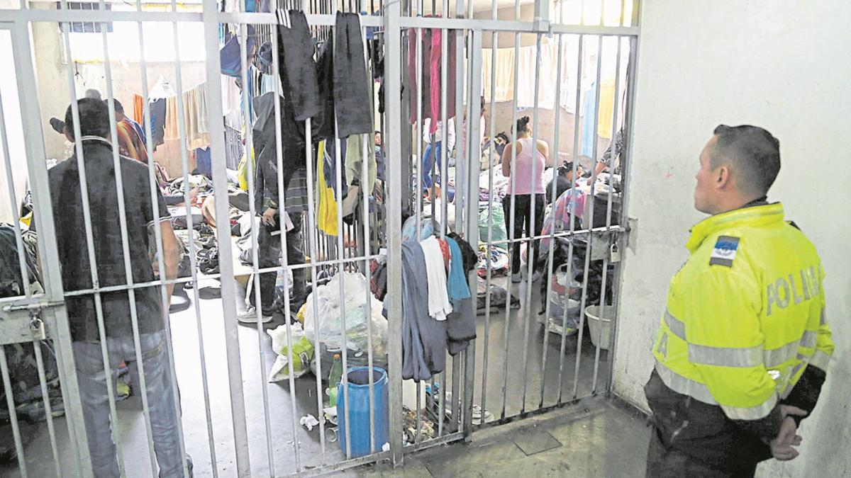 Gobernador de Bolívar advierte crisis fiscal por alimentación a detenidos en URIs y estaciones de Policía