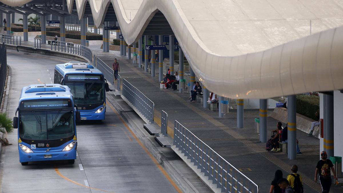 Metrocali'de zincirlenmiş bir adam ondan alındı, ancak başka bir gizli vardı: davada yaralı yetkili