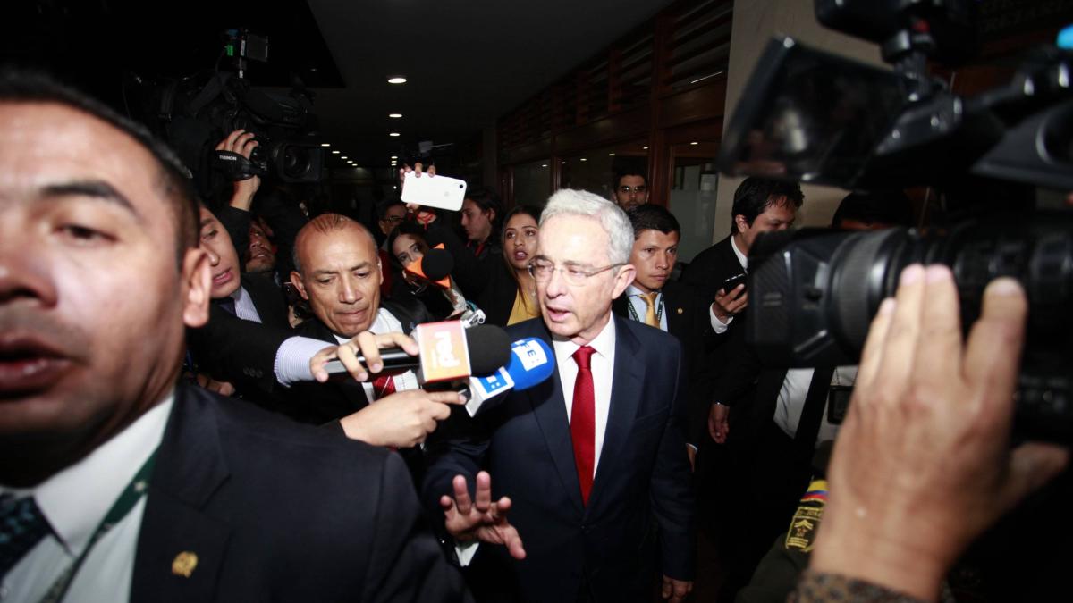 Caso uribe: la fecha límite para que fiscalía decida si llama a juicio
