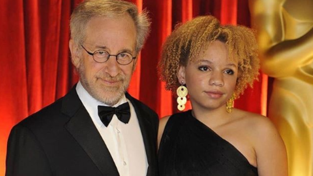 Hija de Steven Spielberg se lanza como actriz porno