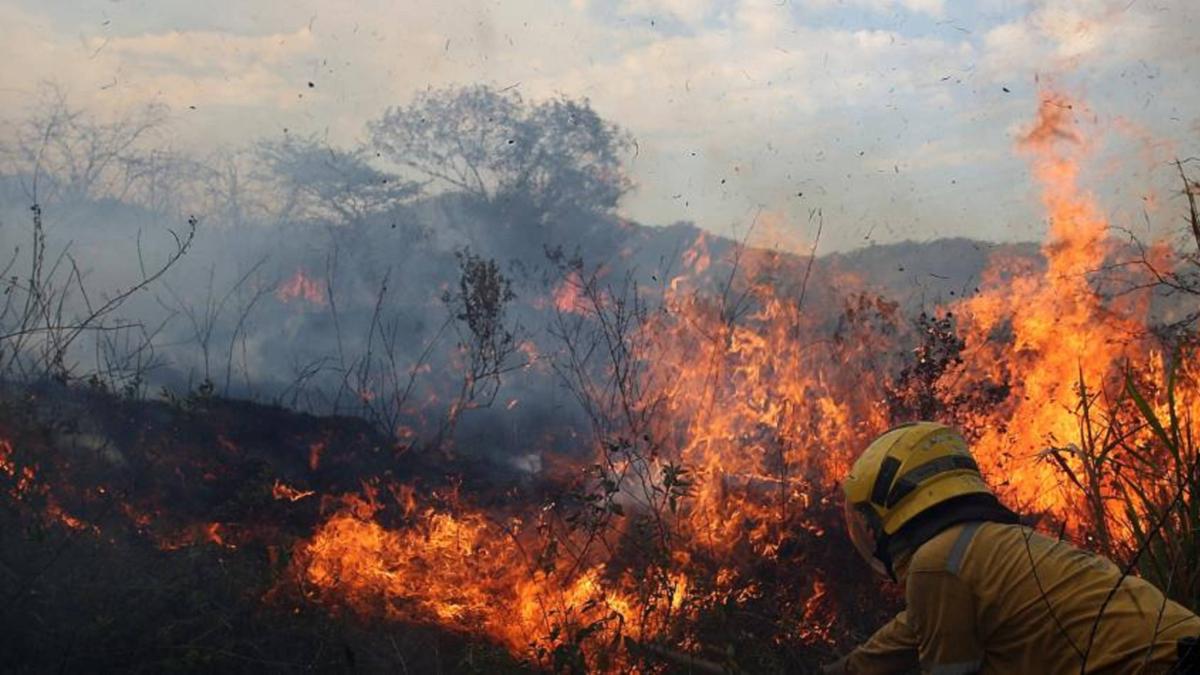 Cierran caminos de los cerros orientales para prevenir incendios forestales