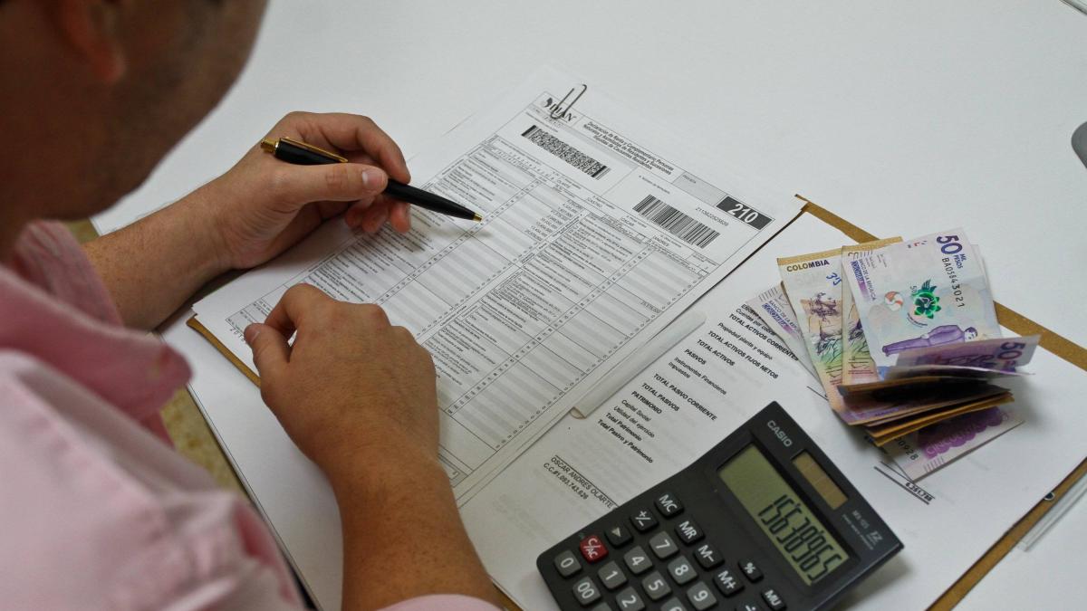 Declaración de renta con aplicaciones y con IA, esto es lo que debe tener en cuenta
