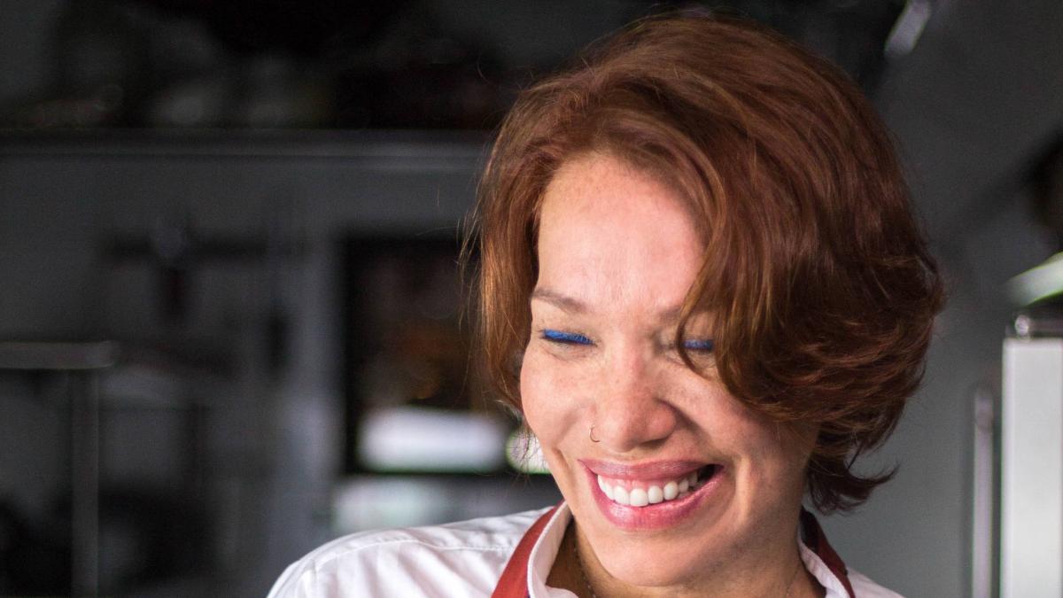 Leonor Espinosa, chef colombiana galardonada con el Sferic Award por su contribución a la innovación culinaria