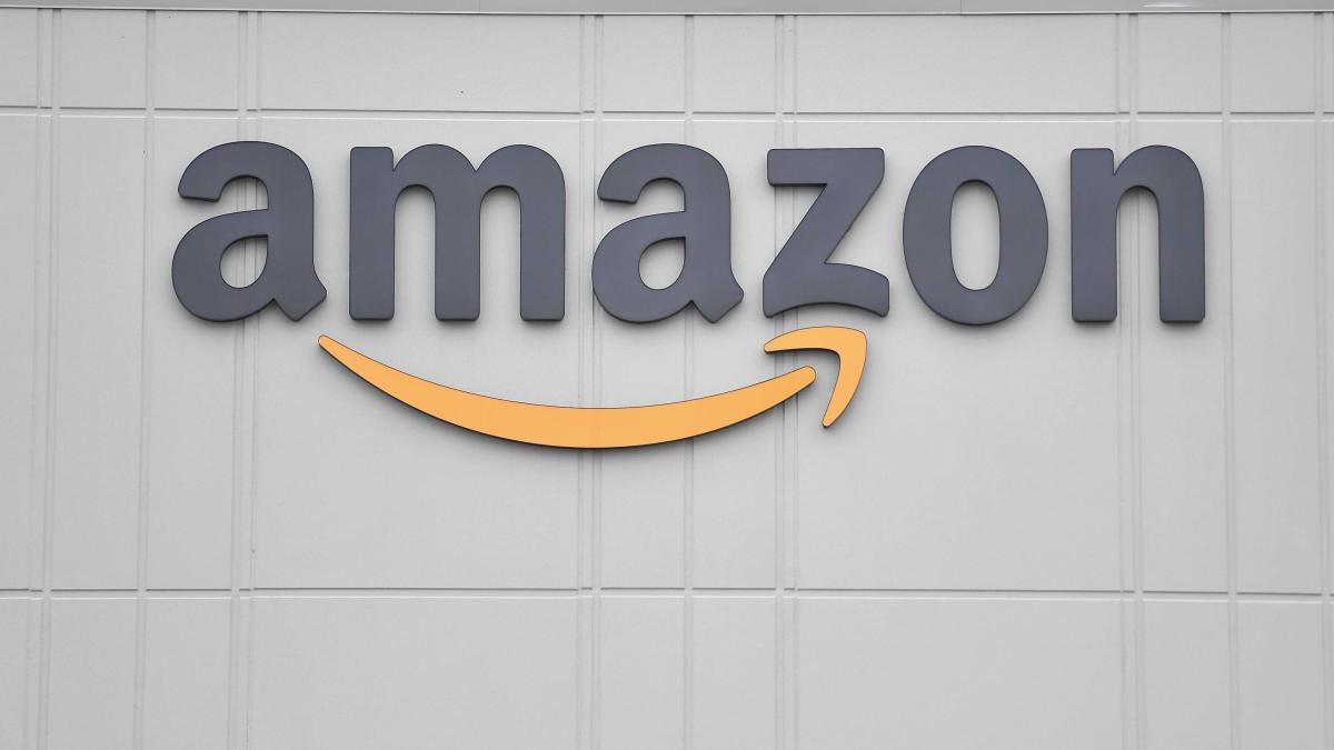 Autoridad italiana multa a Amazon con millonaria suma por 'práctica desleal'