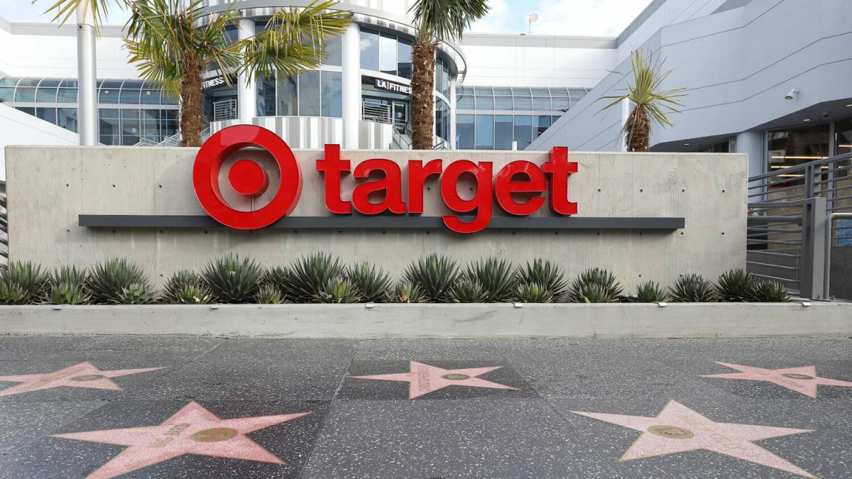 Target contratará 100.000 empleados para diciembre (sueldo de hasta U$24 por hora)