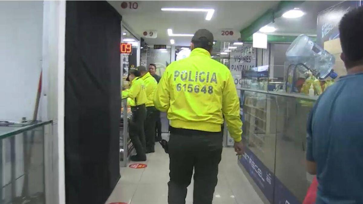 Bogotá: Secretaría de Seguridad dice que se redujo 42 % el hurto de celulares, al igual que las denuncias por este delito 