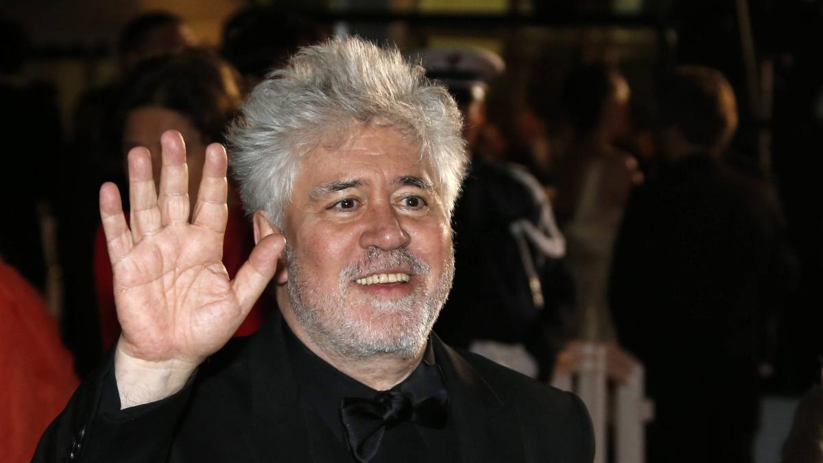 Pedro Almodóvar llega a los 75 años con un León de Oro y un Premio Donostia, y como uno de los favoritos en la carrera por los Óscar