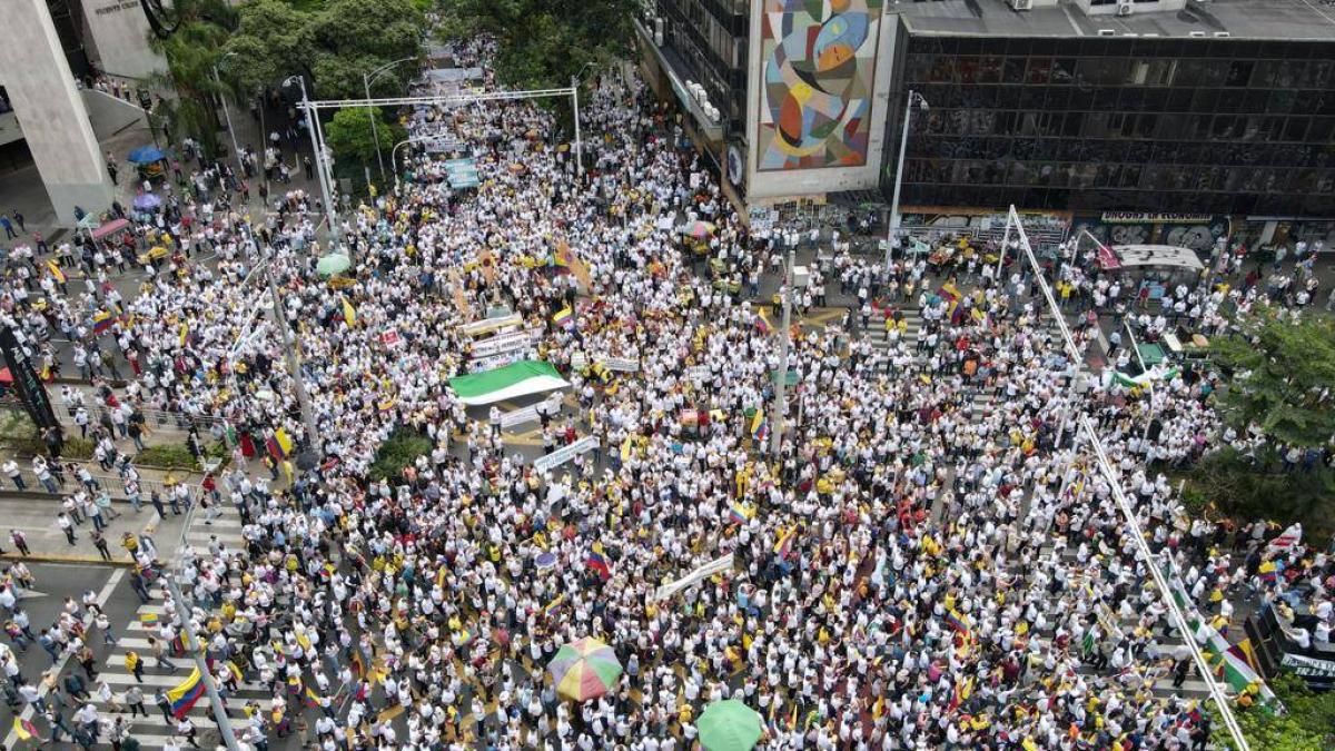 March against Gustavo Petro in main cities: Cali, Medellin, Barranquilla