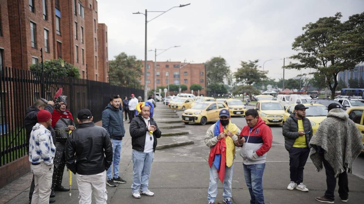 Paro de taxistas en Bogotá comenzaría en la madrugada del martes: conductores dicen que puntos de concentración “serán sorpresa”