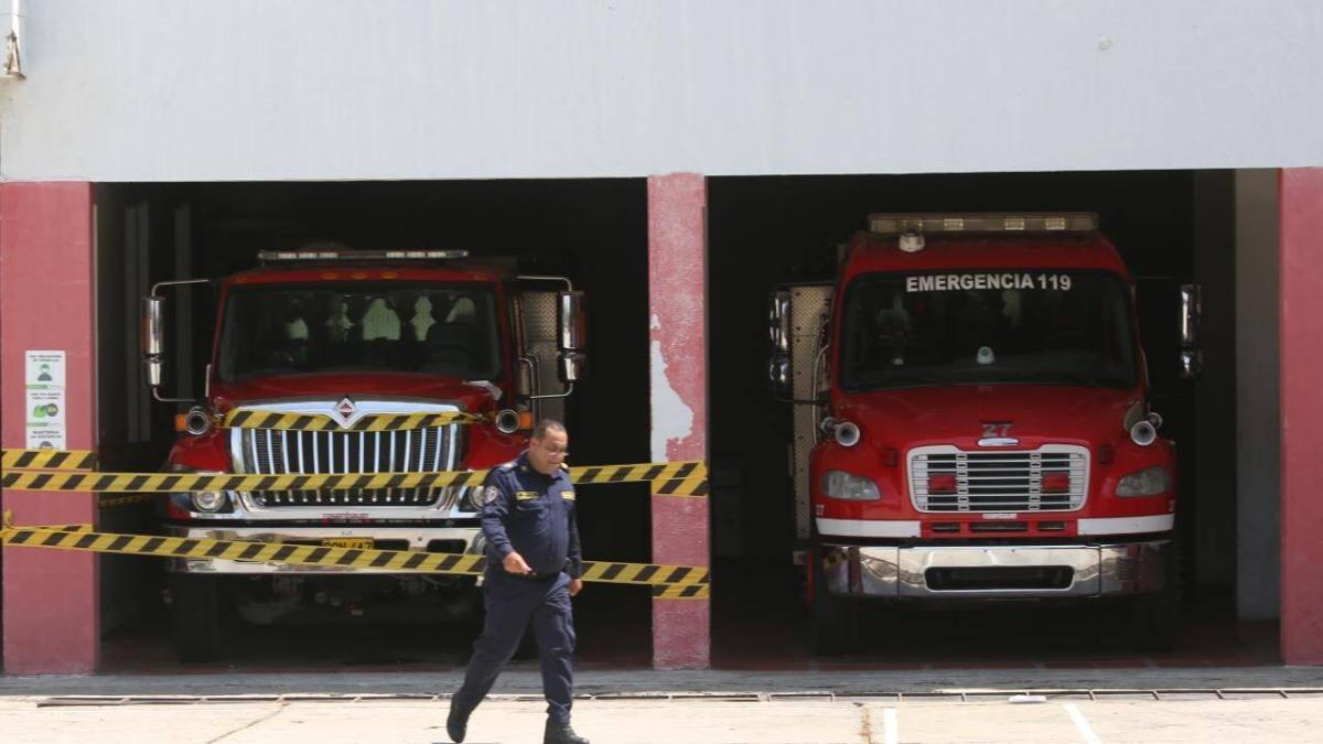 El duro relato de bombero tras voraz incendio esta madrugada en el Centro de Barranquilla: ‘No ha sido nada fácil’