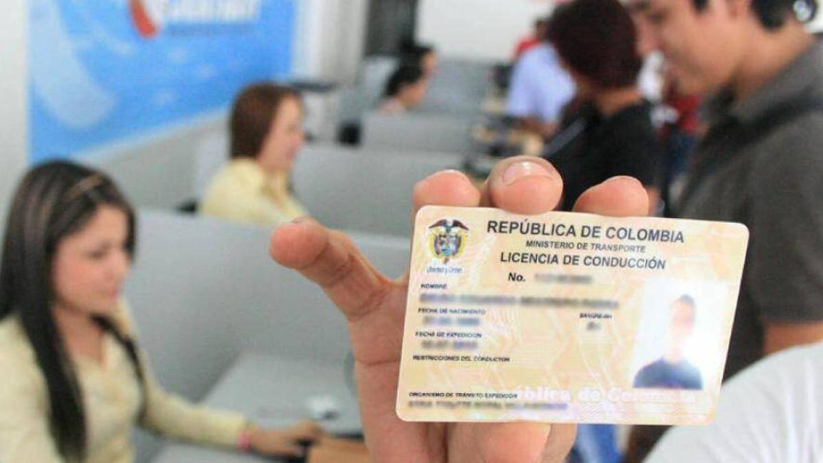 Conozca el requisito que debe cumplir su licencia de conducción para evitar sanciones en Colombia