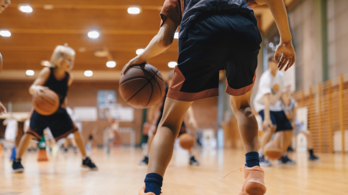 ¡Más Allá del Baloncesto! Descubre los Deportes Ideales para Personas Altas según Expertos
