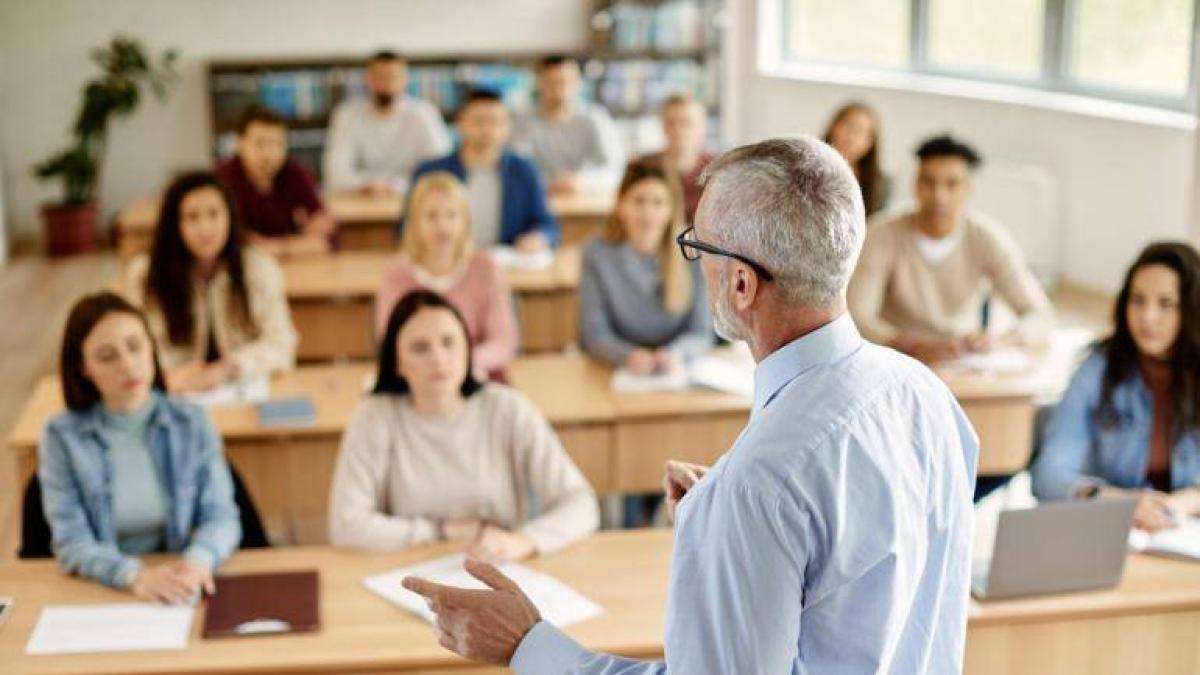 Nueva convocatoria en pensamiento computacional para docentes de colegios públicos: paso a paso para participar