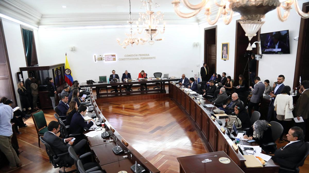 El interés del petrismo y las otras razones por las que resucitó el proyecto de transfuguismo