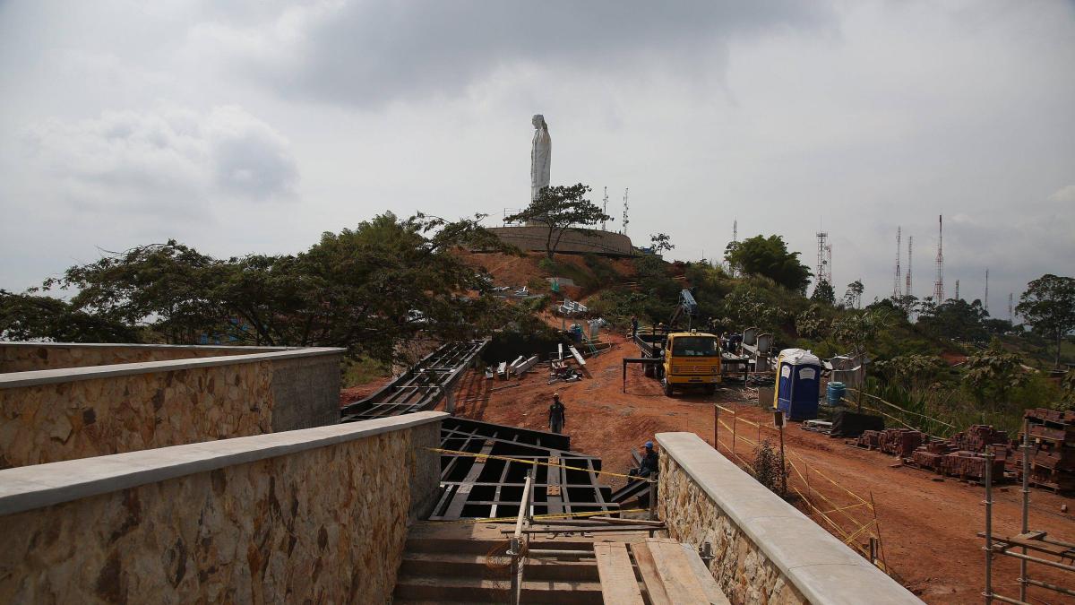 Despejan paso a proyecto Cristo Rey con obras, pese a oposición e incendios