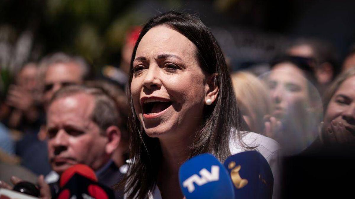 Venezuela: María Corina Machado denuncia inconvenientes para inscribir su candidatura