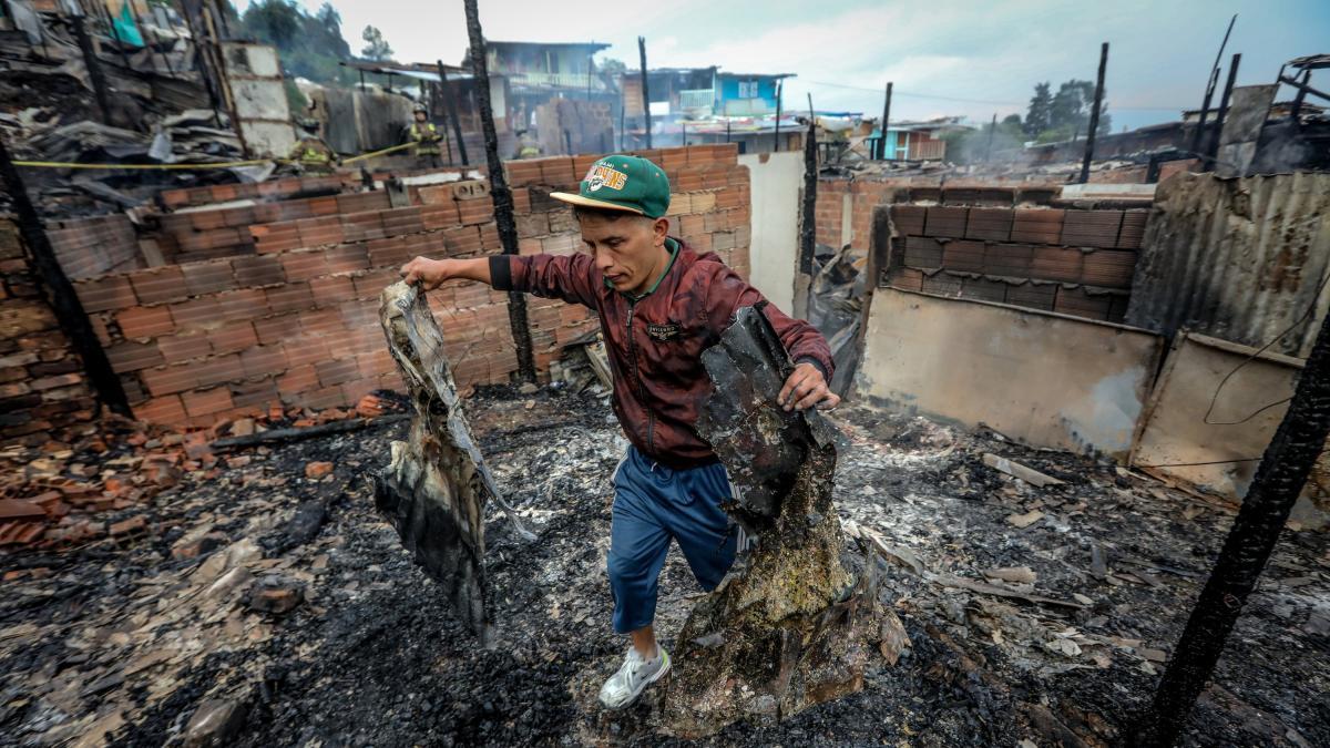 ‘El fuego acabó con todo’: la tragedia que dejó sin casa a más de 20 familias en Bogotá