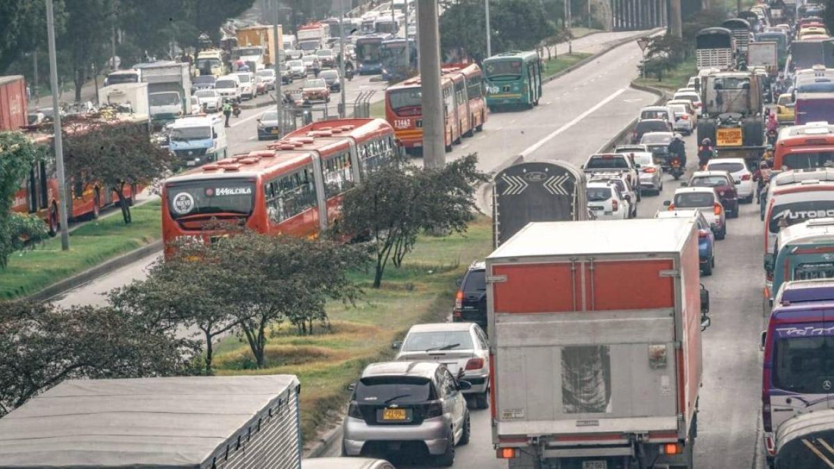 Cierran carril en la Autopista Norte, entre calles 89 A y 89, lea rutas alternas