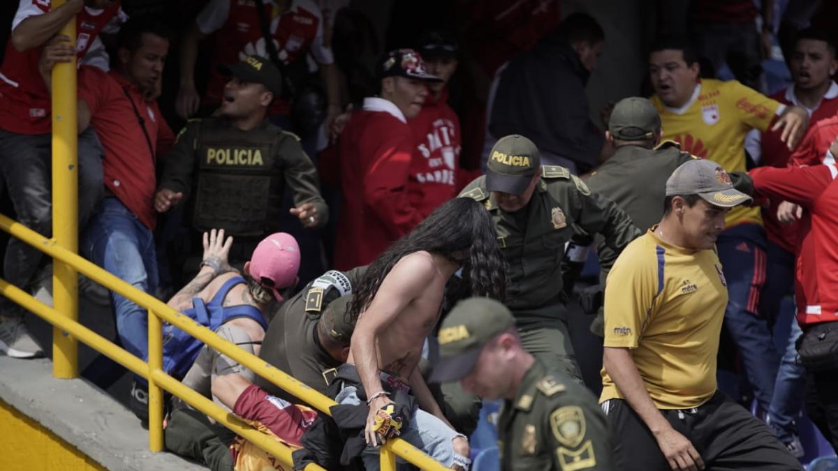 Esta es la sanción que recibirán hinchas por disturbios en estadio El Campín de Bogotá