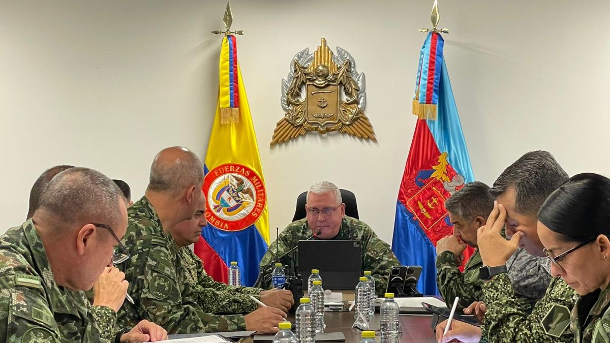 Muhaliflerin olası saldırılarına karşı askeri güçler azami alarma geçti