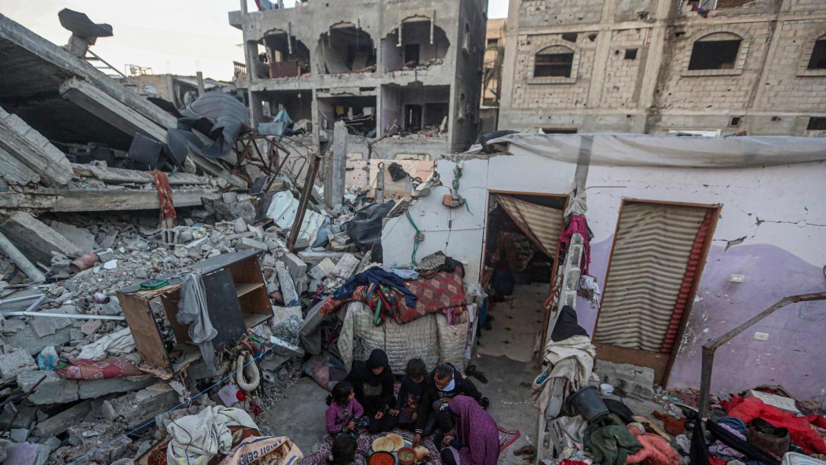 Israel mantiene bombardeos en Gaza y el asedio a hospitales, pese a llamados a tregua