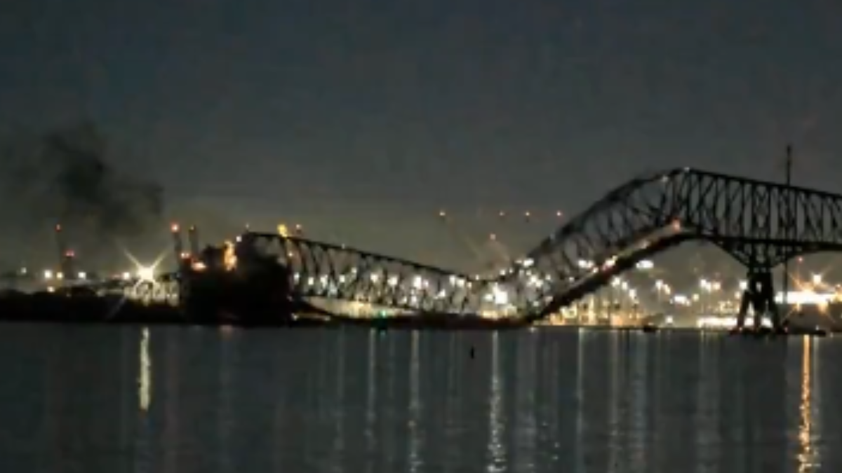 Video| Puente vehicular en Baltimore colapsó tras choque de un buque carguero: inician labores de rescate