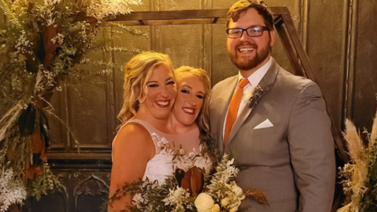 Abby and Brittany Hensel: Conjoined Twins Wedding with US Army Veteran Sparks Social Media Frenzy