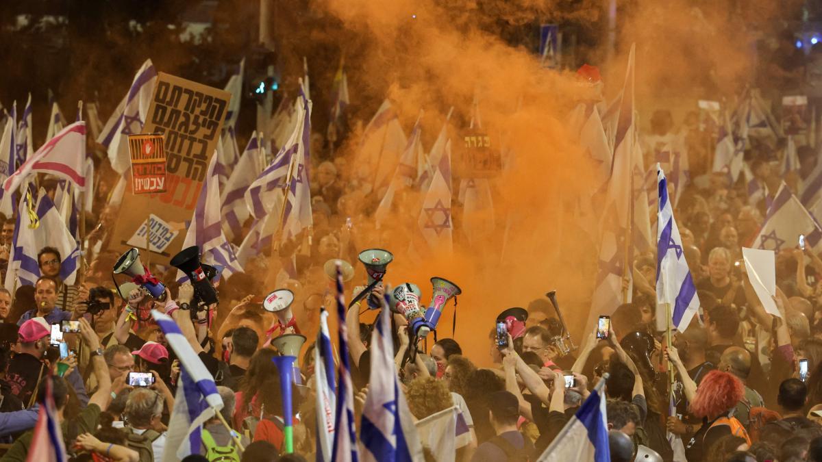 Más de 100.000 israelíes protestan en Jerusalén contra Netanyahu para pedir elecciones