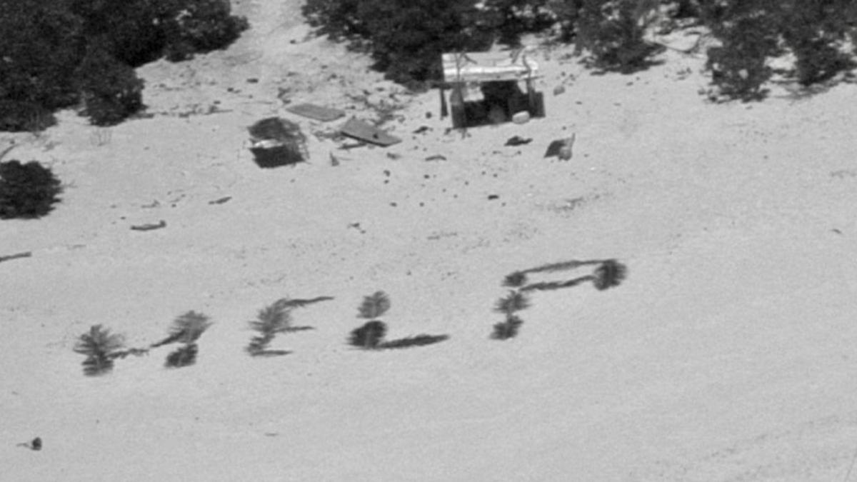 Los náufragos rescatados en una isla desierta tras escribir ‘HELP’ en la arena de una playa