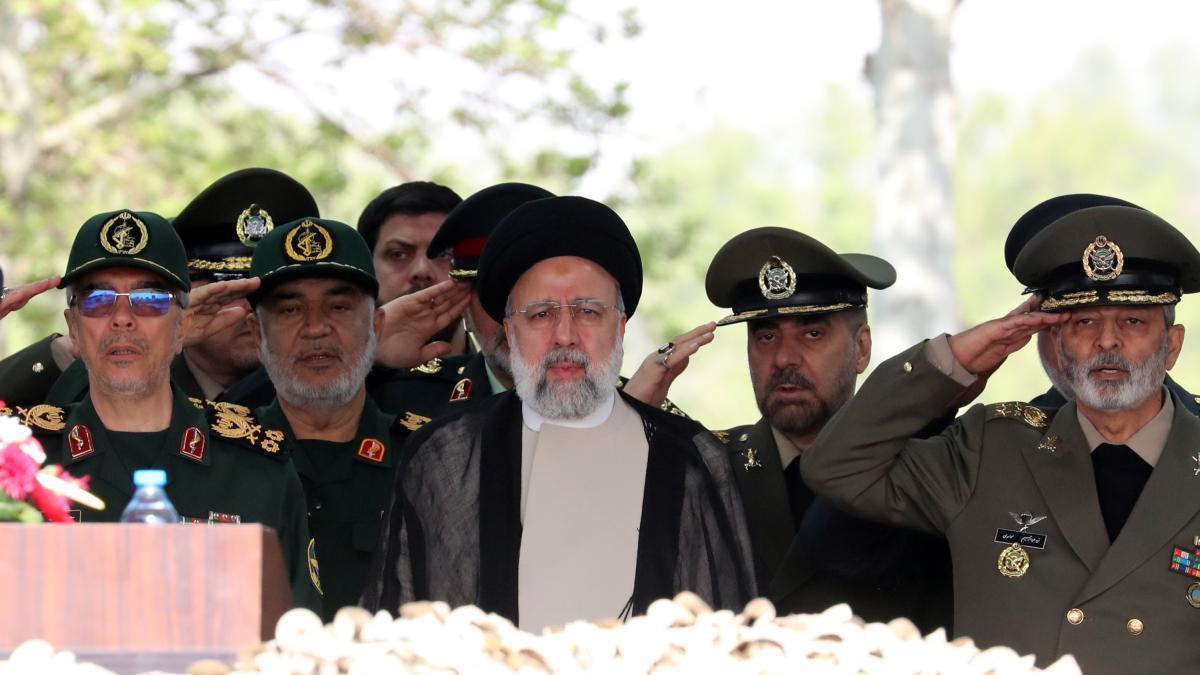 The president of Iran, Ebrahim Raisí, remains to be lacking after an incident with the helicopter during which he was touring: that is recognized