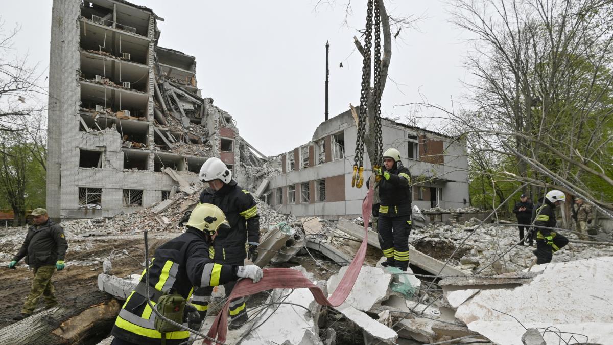Bombardeo ruso contra la ciudad ucraniana de Chernígov deja al menos 17 muertos