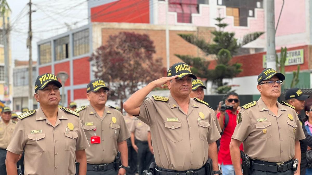 La policía de Perú detiene a 13 personas en el primer día de emergencia en Arequipa