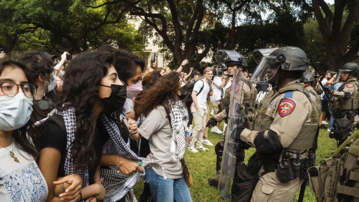 ¿Qué pasó con los estudiantes detenidos en Texas durante protesta contra Israel?