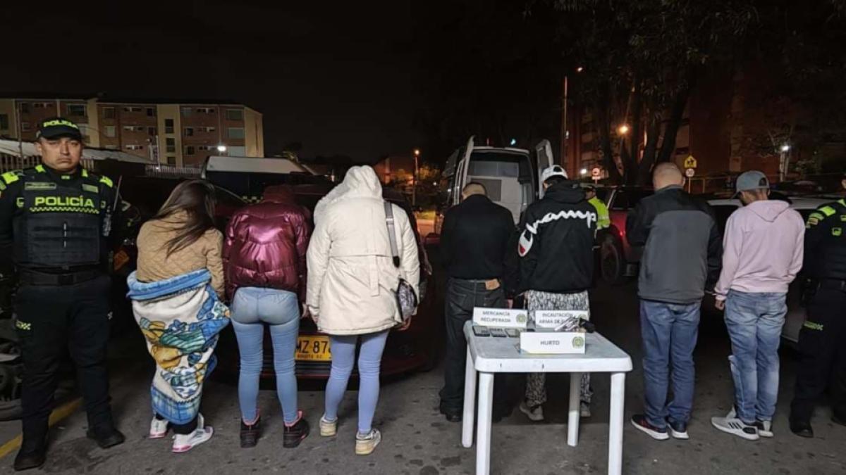 Capturan a siete personas que asaltaron un bus del SITP en Bogotá; uno de los ladrones portaba dispositivo de detención domiciliaria