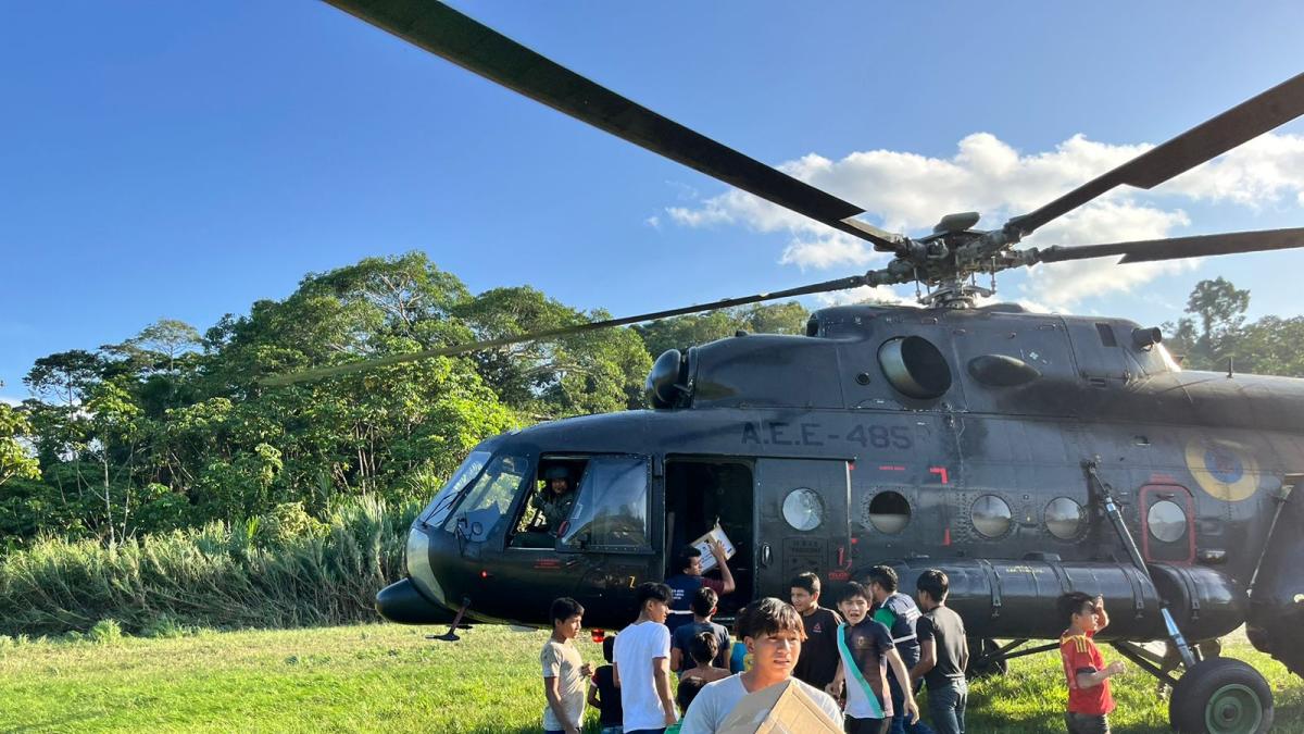 Rescatan cadáveres de los 8 ocupantes del helicóptero militar accidentado en Ecuador