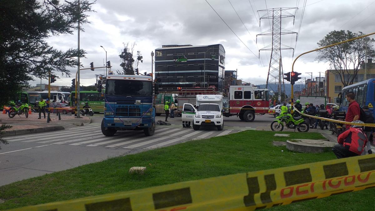 Ciclista muere en Bogotá tras grave accidente con un camión: reportan trancón cerca de la autopista Sur