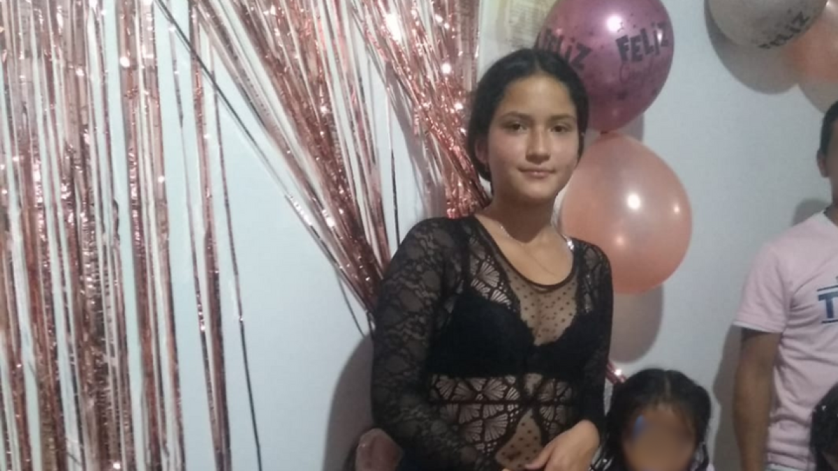 ‘No sé si está viva o si la mataron’: madre busca a menor desaparecida en Bogotá; salía del colegio