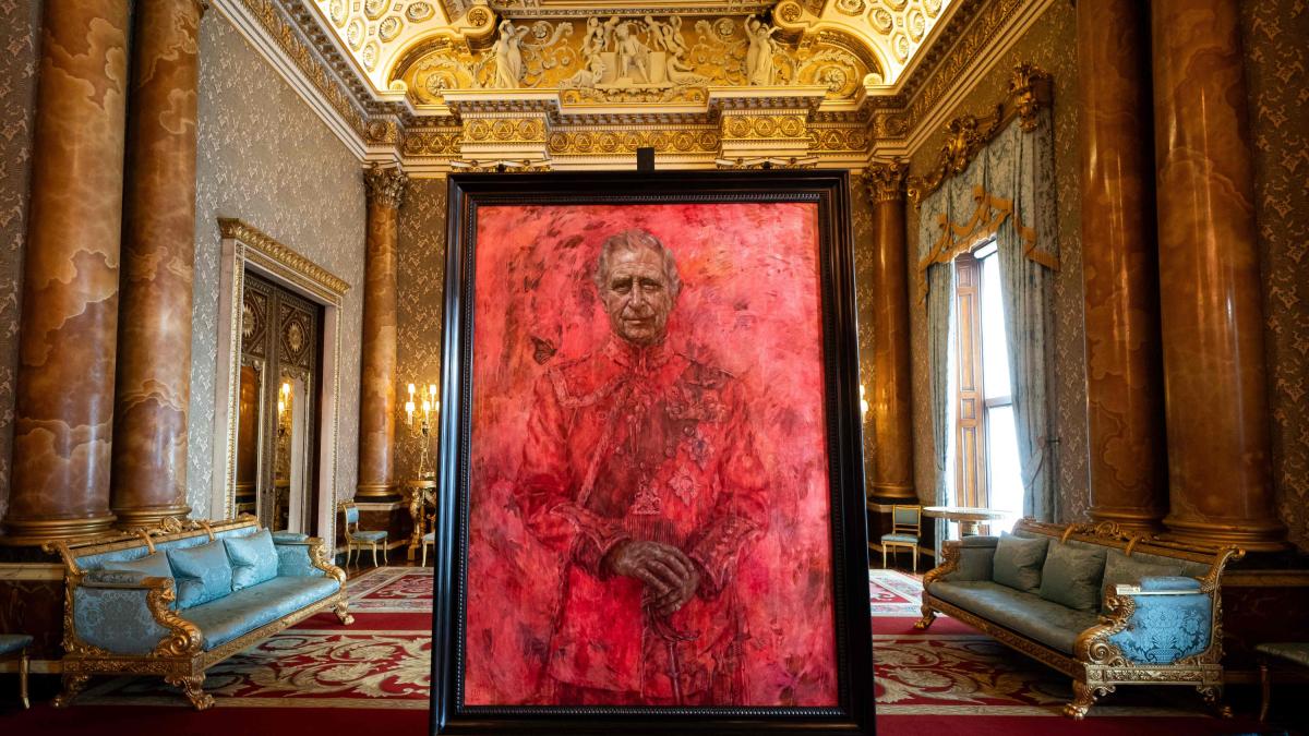El Palacio de Buckingham revela el primer retrato oficial de la coronación del rey Carlos III