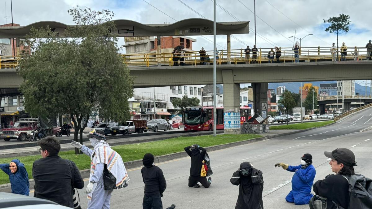 Universidad Nacional: inicia la conmemoración del 16 de mayo de 1984 sobre la carrera 30 en Bogotá