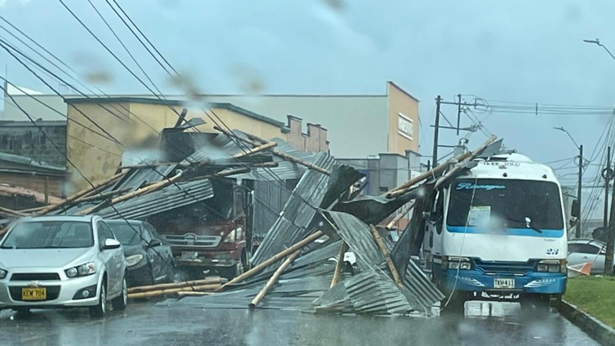 Emergencia en Antioquia por vendavales; cifra de familias damnificadas asciende a 36